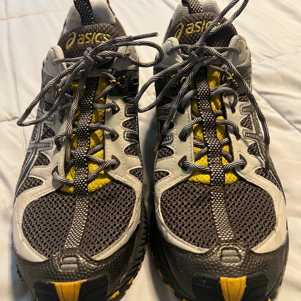 Asics Men’s Gray, Silver and Yellow waterproof Running Shoes